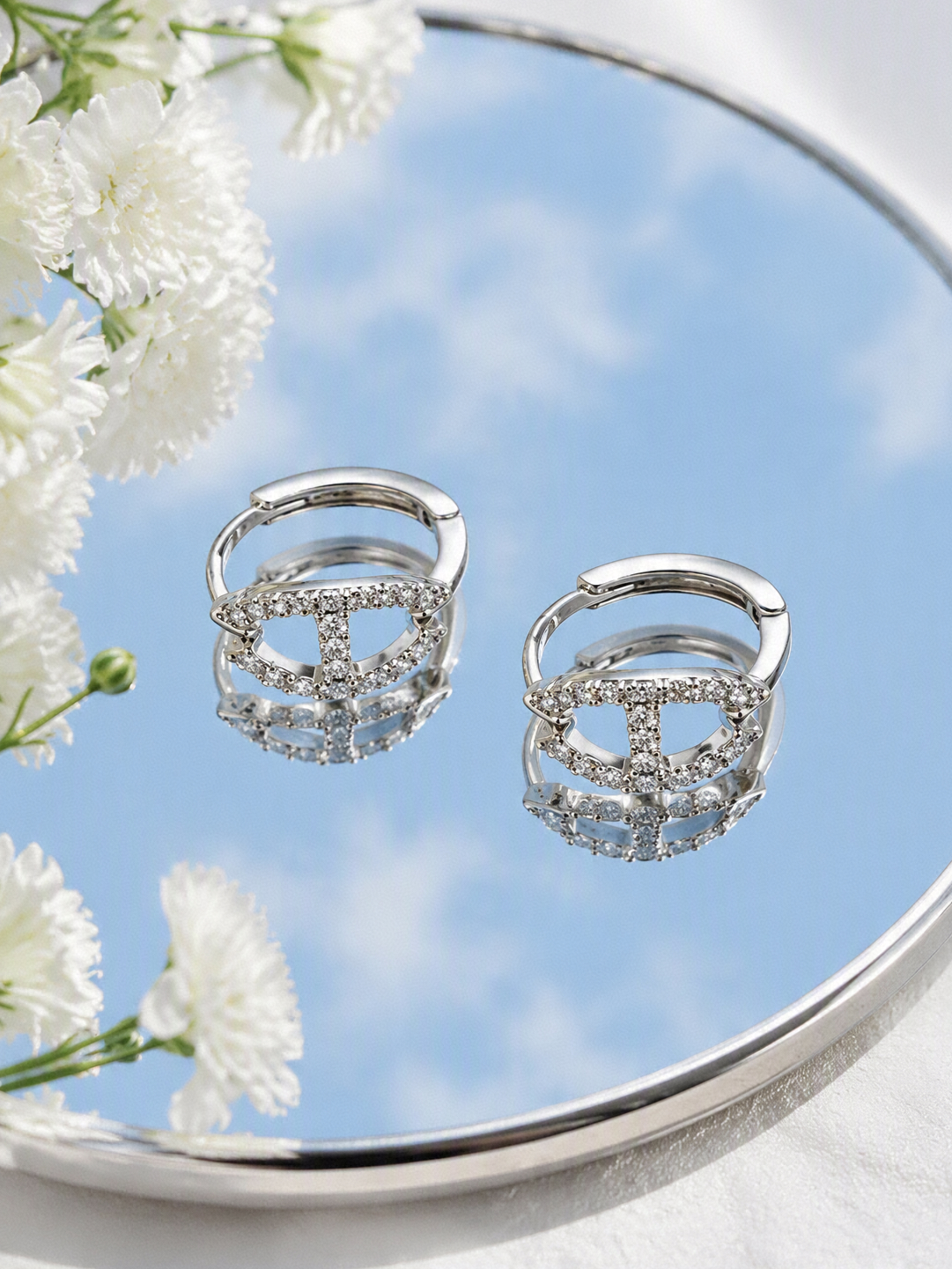 Boucles d'oreilles Mini puces élégantes et mignonnes