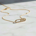 Collier à pierres mobiles